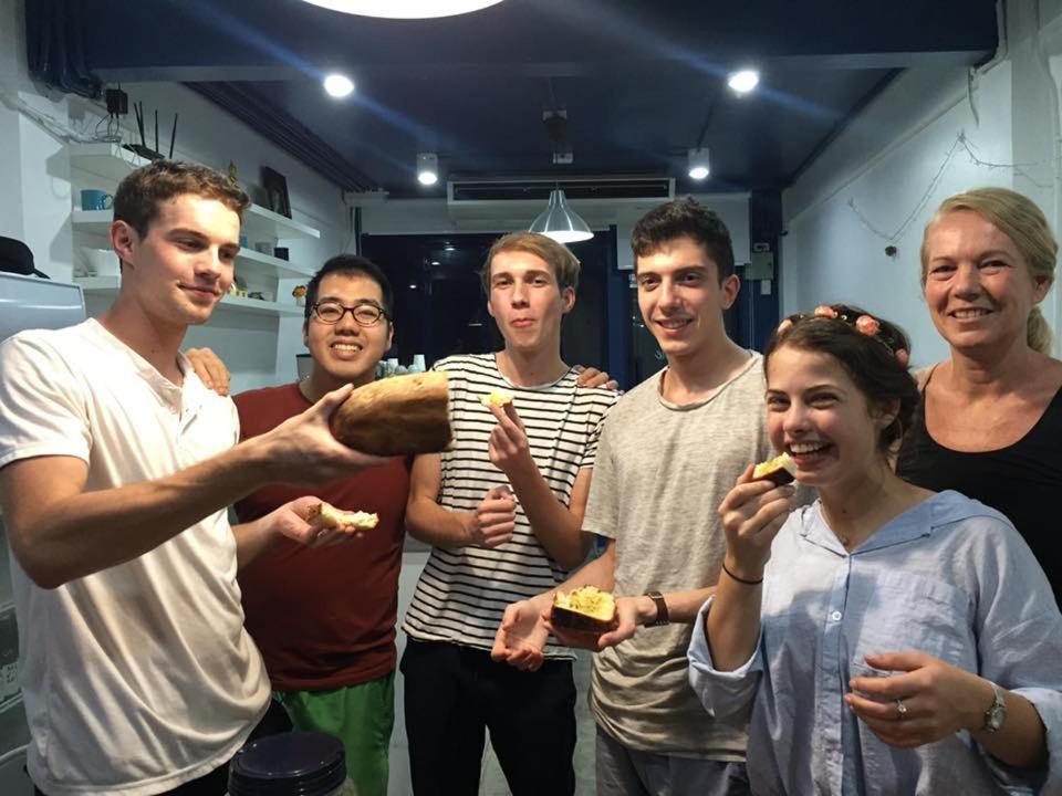Local Time Bangkok Hostel&Cafe Экстерьер фото